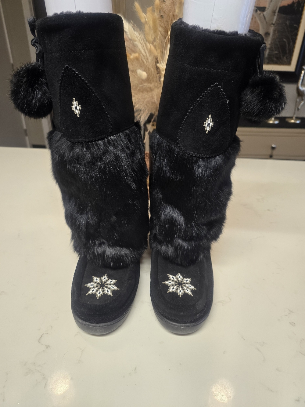 Manitobah Mukluks. Women's Fur Winter Boots. White, Gray, And Black Beading. Sz9